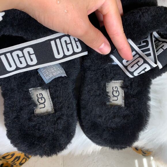 UGG Oh Yeah double strap flat sandals in black Size 9 - Picture 3 of 14